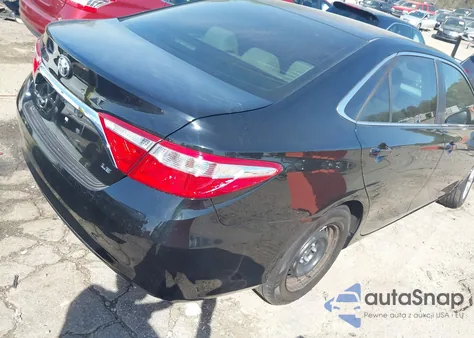 2015 Toyota Camry Le z USA, uszkodzony, nr VIN 4T4BF1FK4FR499359